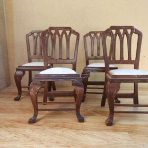 bruine stoelen (per 4 verkocht)